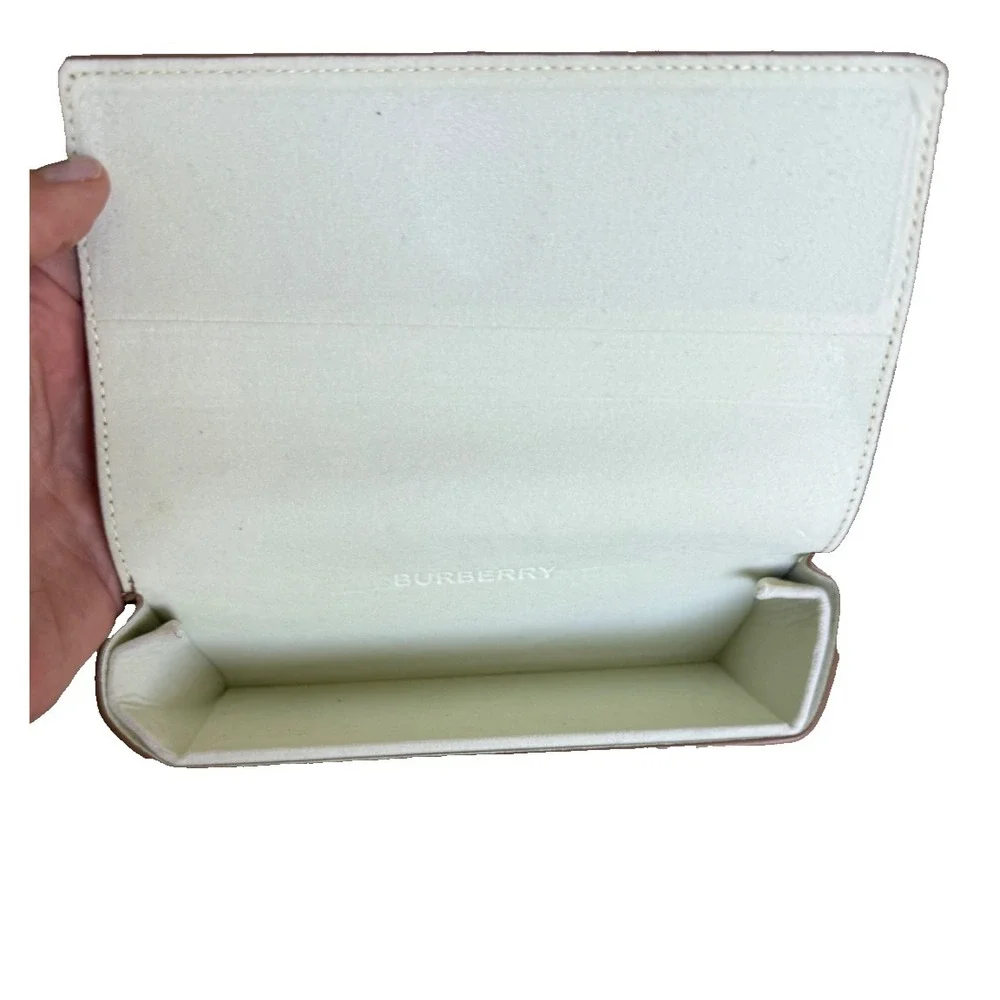 Burberry London Sunglass Case and Lens Cloth (glasses not incl)‎